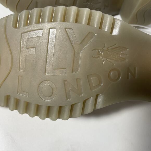 Fly London CRISSCROSS Peeptoe Sandal Size 10/41 Bumblebee Bronze Block Heel NEW - Picture 11 of 13